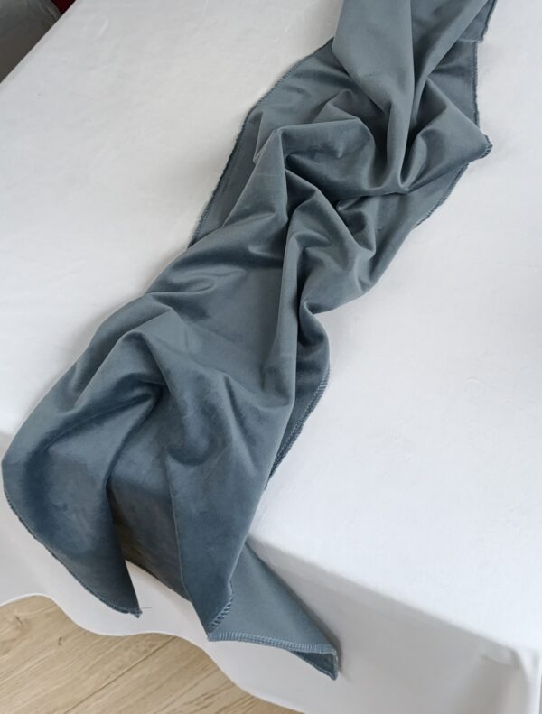 bieżnik welurowy dusty blue